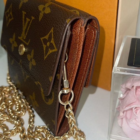 Louis Vuitton monogram Elise bifold crossbody wallet 🔥 - Picture 5 of 13